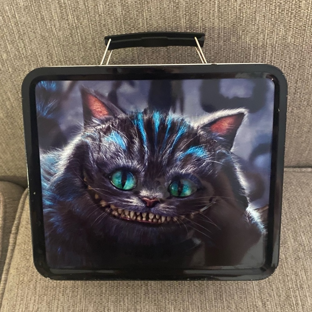 Alice in wonderland collectors lunch box